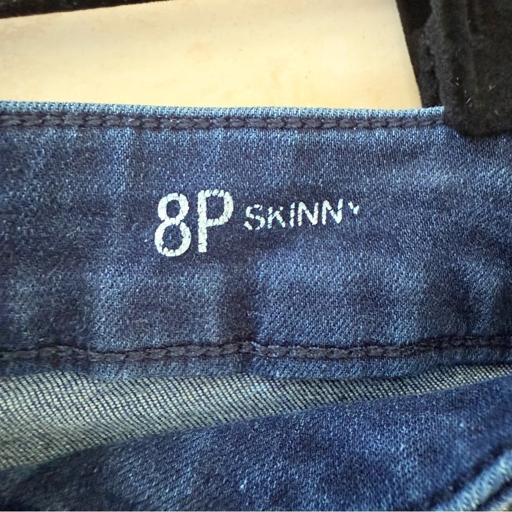 Āna Skinny Jeans Size 8 Petite Distressed Dark Wash - Picture 6 of 6